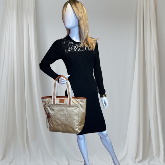 Coach Hamptons Weekend Tote EUC - Picture 15 of 15